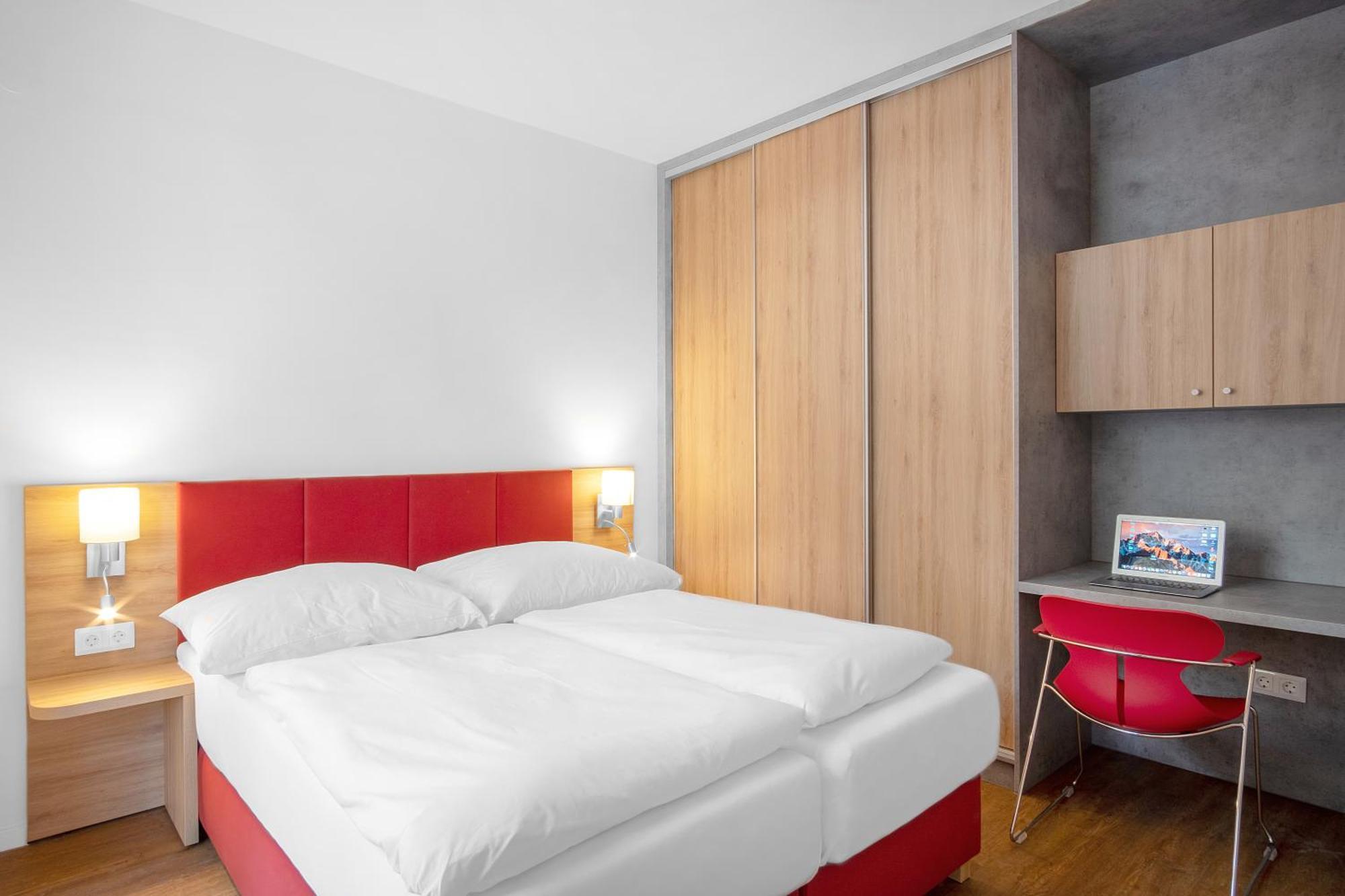 Szent Bernadett Csaladi Apartmanhaz Siófok Exteriör bild