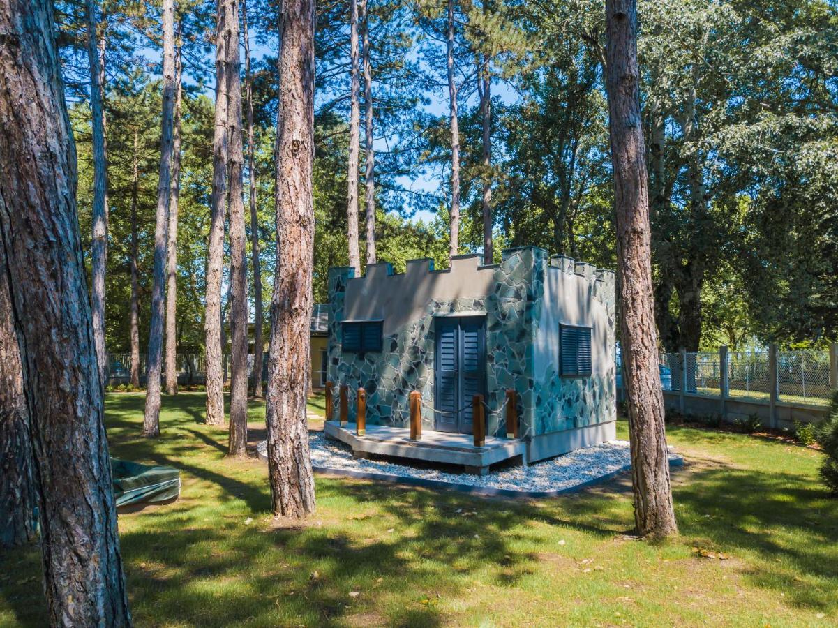 Szent Bernadett Csaladi Apartmanhaz Siófok Exteriör bild